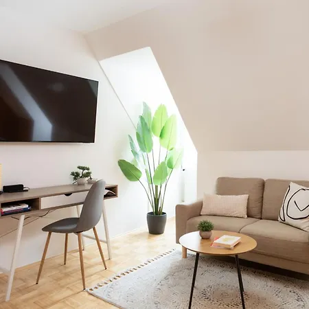 Altstadt Jakominiplatz - 2br, Lift & Free Parking By Hero Homes Appartement